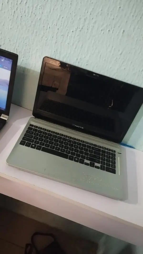 LAPTOP